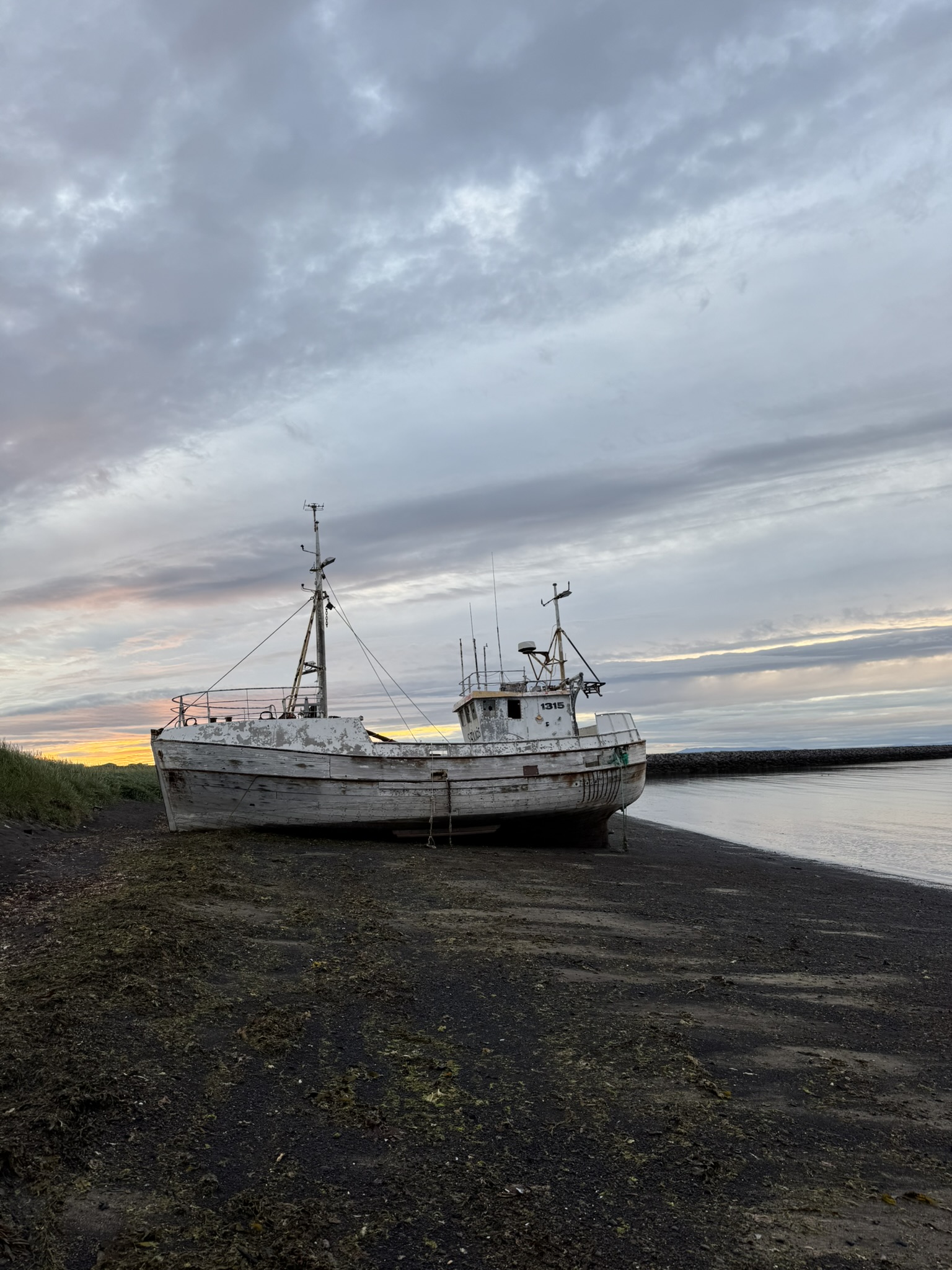Ship wreck (Olafsvik)